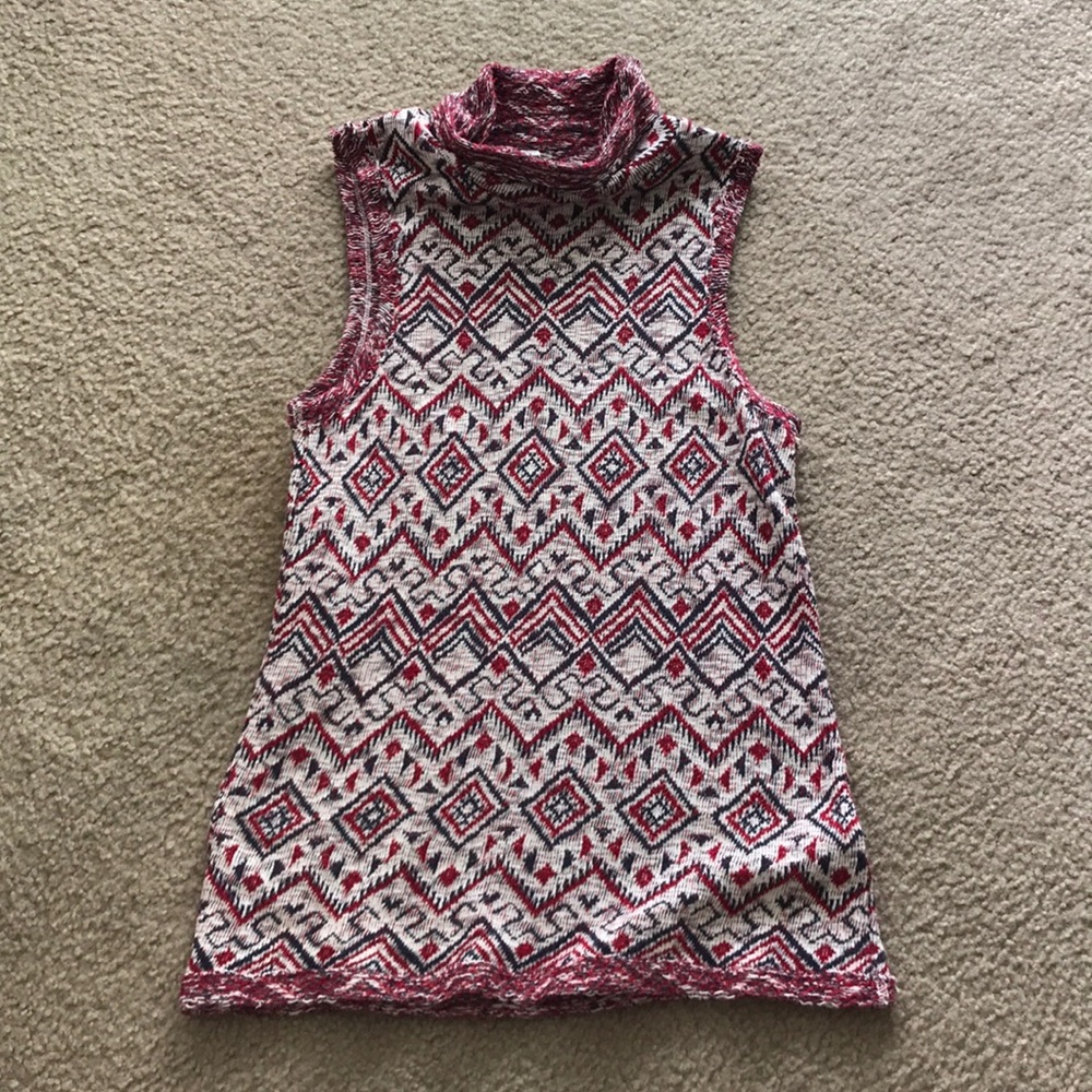 Ecote sleeveless lightweight sweater size small